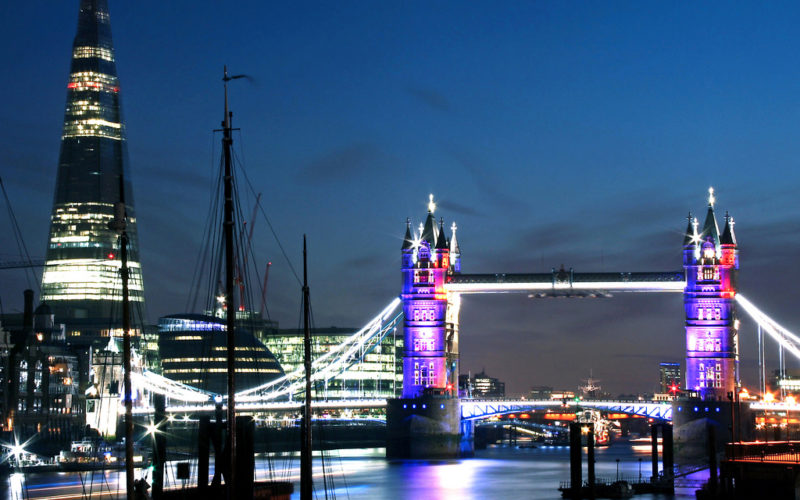 In cima allo Shard con un App