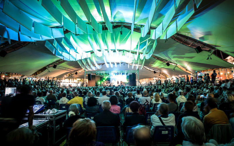 Bagno di folla per Sandro Giacobbe