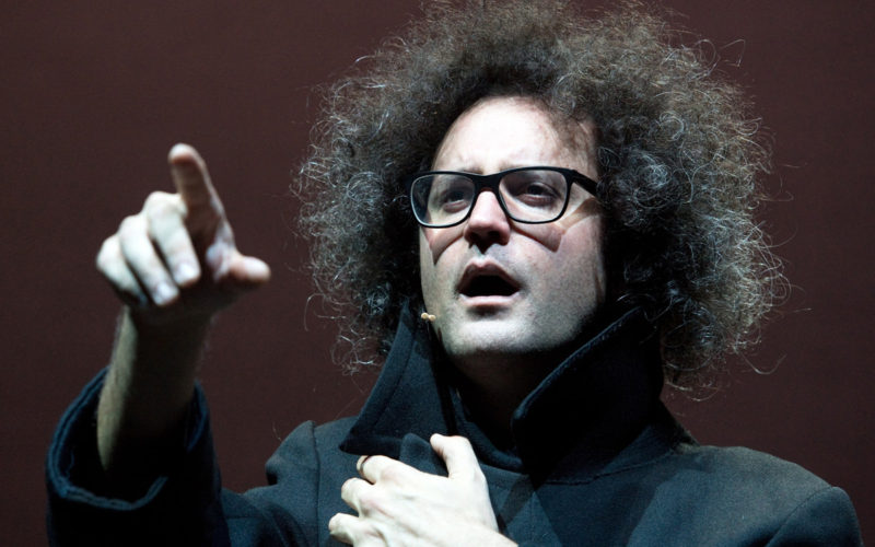 Simone Cristicchi: poesie acustiche