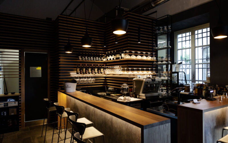 VIZIO – THE WINE BAR