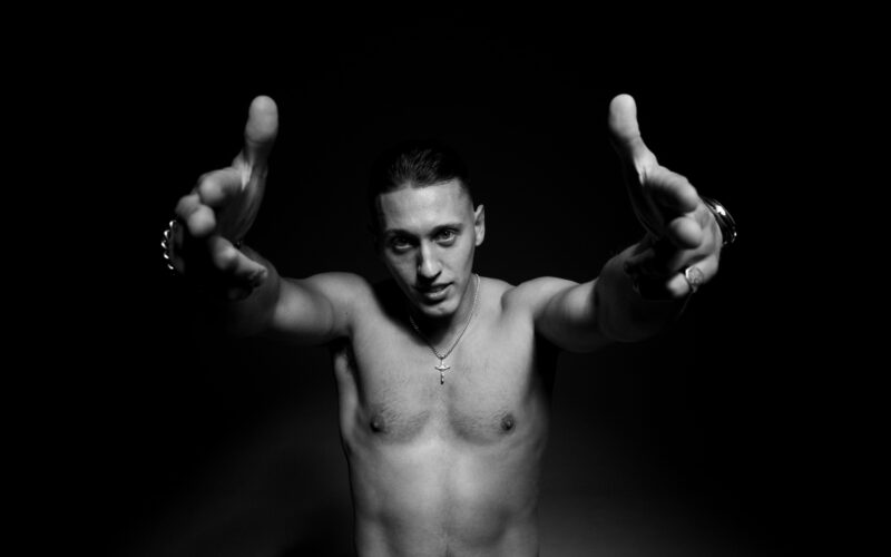 Massimo Pericolo è il secondo nome di Balena Festival @Porto Antico EstateSpettacolo 2024